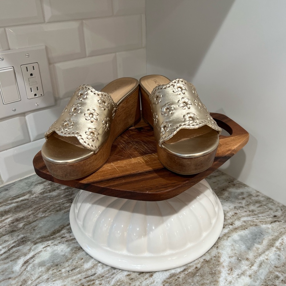 Jack rogers gold sandal